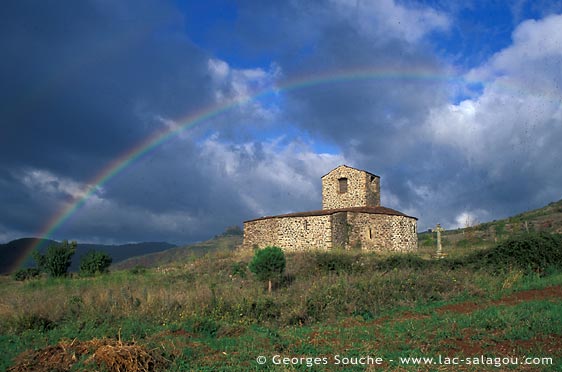 Chapelle romane de Saint-Pierre de Mrifons