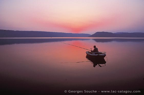 Aurore sur le lac