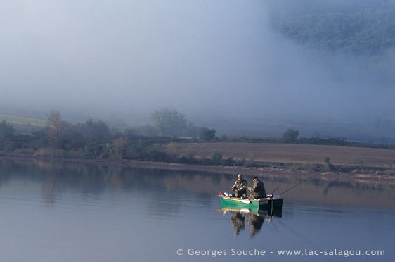 Pcheurs sur le lac